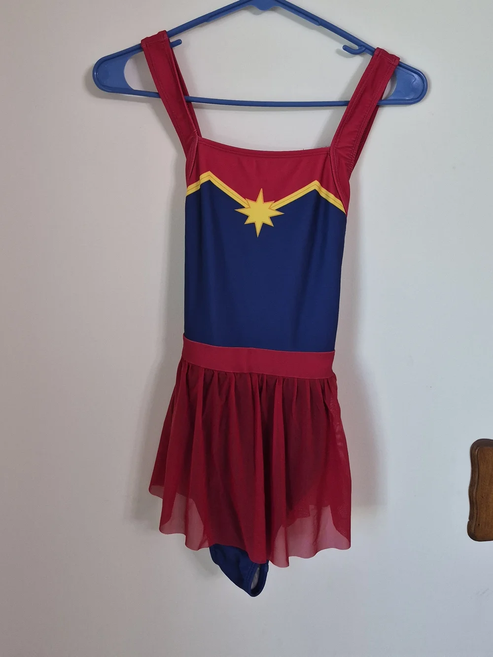 Marvel Captain Marvel Inspired Red, Blue & Yellow Girls' 14/16 Costume - Picture 2 of 7